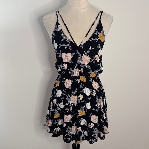 Kendall & Kylie Dresses & Skirts - Kendall & Kylie Black Floral Spaghetti Strap Mini Dress